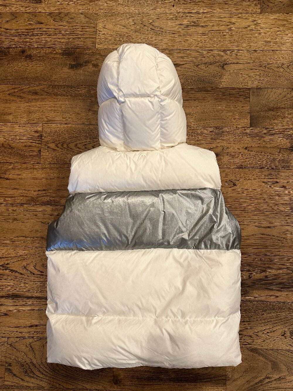 Lindsey Vonn Head Vest in White/Cream & Silver